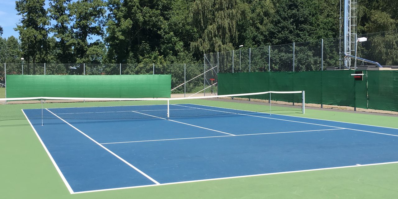 Vårstädning på tennisbanan 6 maj