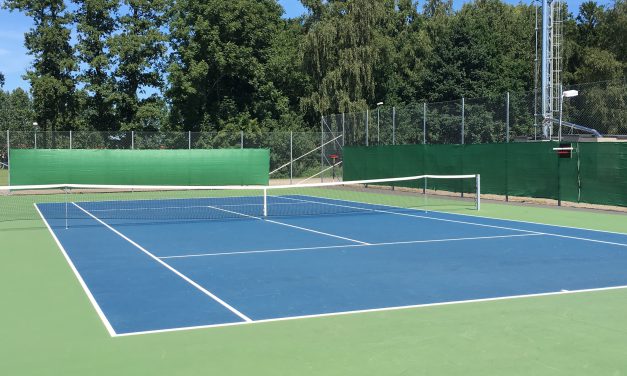 Vårstädning på tennisbanan 6 maj